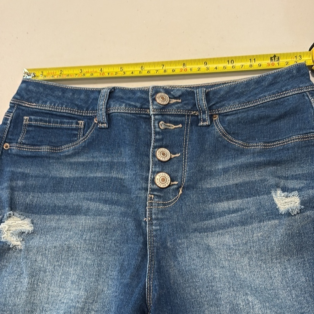 Royalty for me - girls cut off Jean shorts - size 16. Denim - Picture 11 of 11